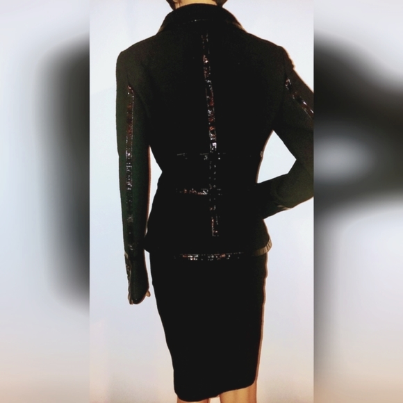 STUNNING ESCADA 8 BLACK BOUCLE LAMBSKIN PATENT LEATHER SIGN BUTTONS SKIRT SUIT - Picture 14 of 16